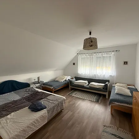 Chill & Pool Retreat Almadi *