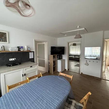 Chill & Pool Retreat Almadi דירה *