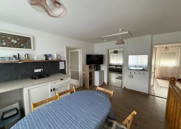 Chill & Pool Retreat Almadi 아파트 *