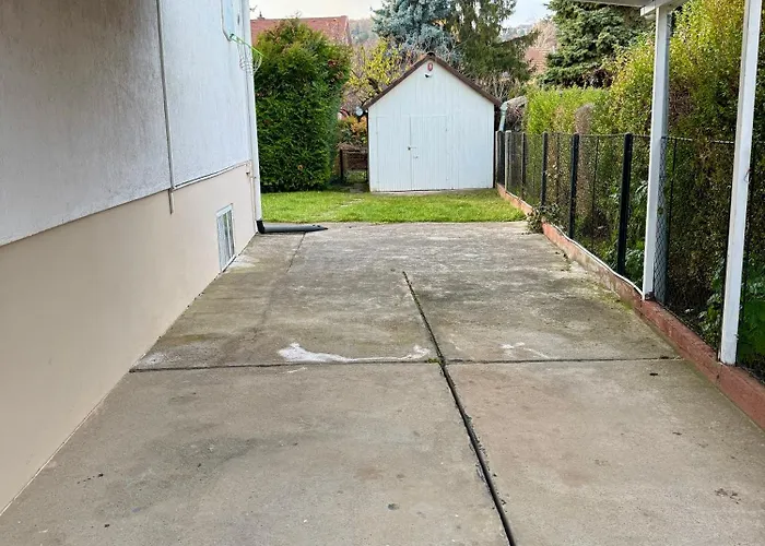 아파트 Chill & Pool Retreat Almadi 발라톤알마디